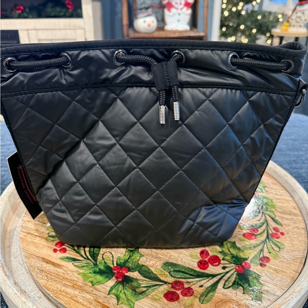 Haute Shore Lindsey Noir Puffer Bucket Bag1 nwt